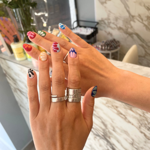 Tendencias de Uñas para el Verano 2025: Colores y Diseños Imperdibles