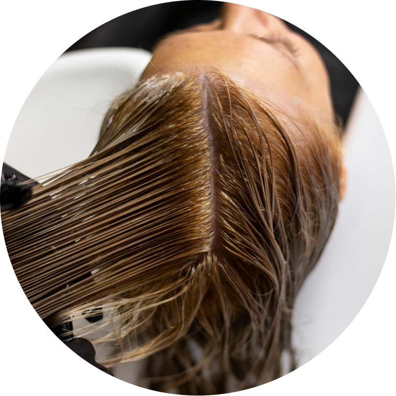 ¿Qué es el baño de color y por qué tu pelo lo agradecerá este invierno?