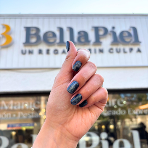 Uñas en Tendencia 2025: Diseños y Colores que Arrasan este Año