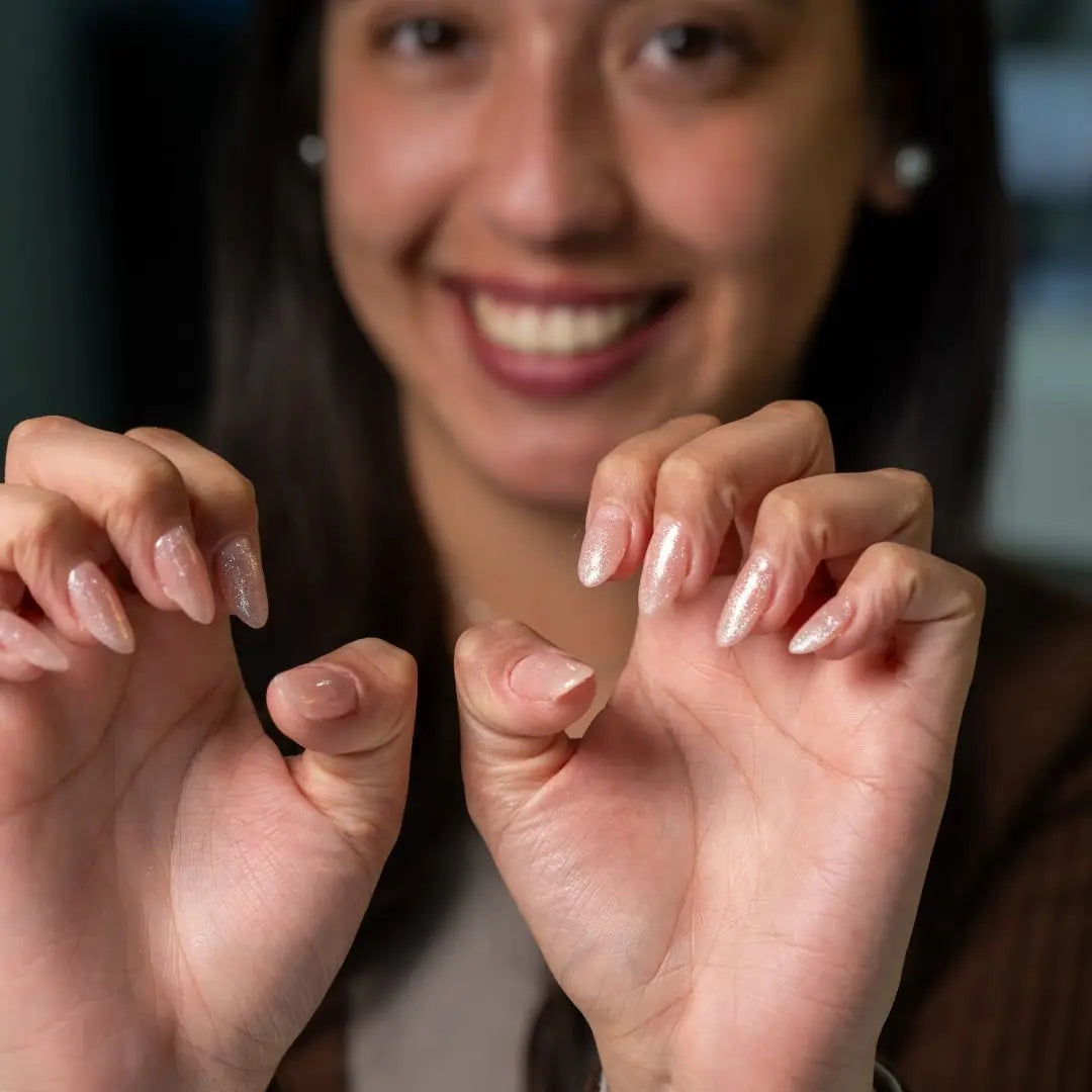 Uñas de gel, acrílicas, soft gel o dip powder: diferencias y cuál elegir