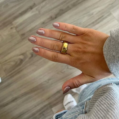 Tendencias en manicure 2025: colores y estilos que marcan el año